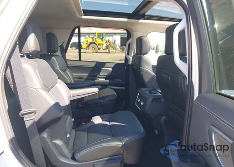 2025 Ford Expedition Platinum z USA, uszkodzony, nr VIN 1FMJU1M88SEA16026